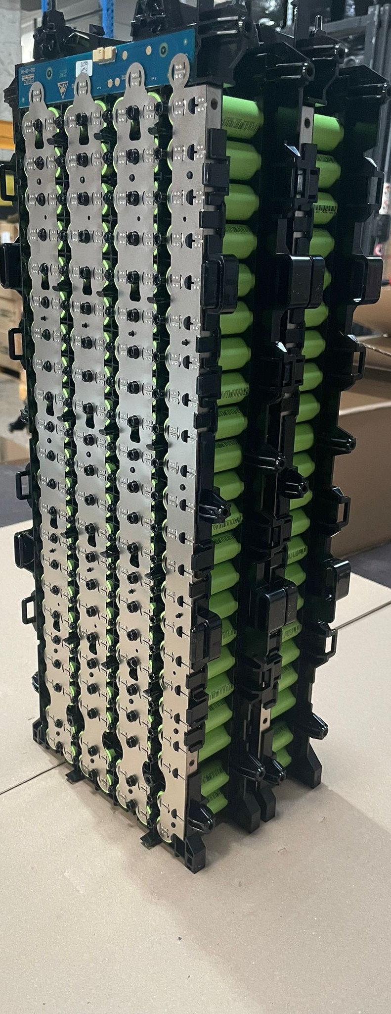 BATTERIE MODUL LITHIUM 3.7 KWH • 51.7 V DC • 80 AH • NEU