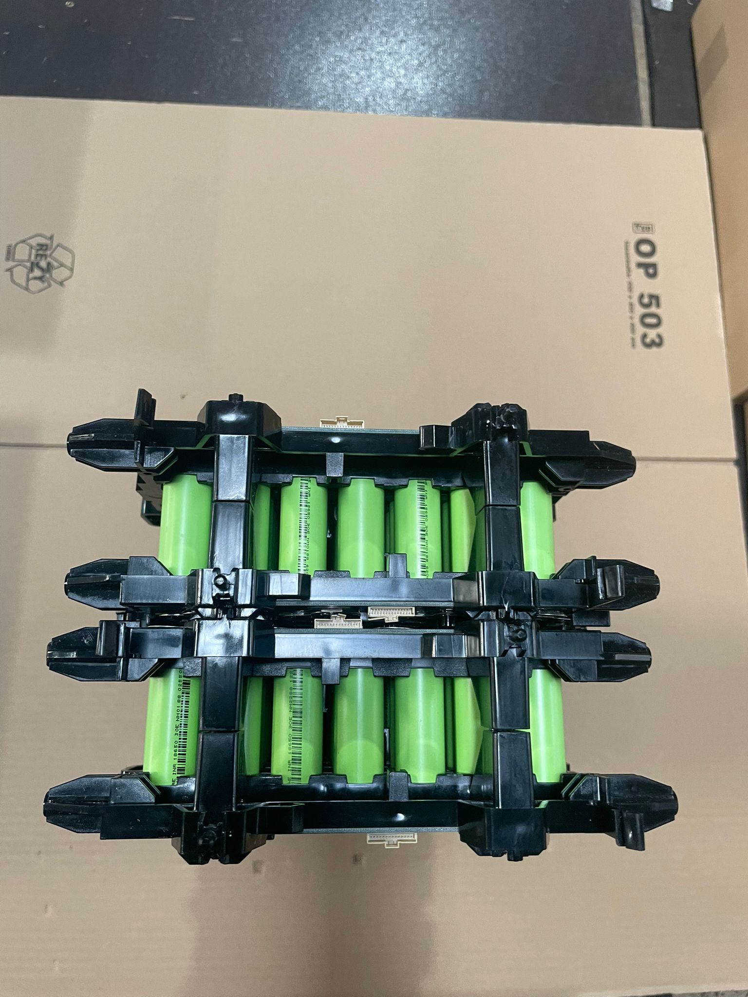 BATTERIE MODUL LITHIUM 3.7 KWH • 51.7 V DC • 80 AH • NEU